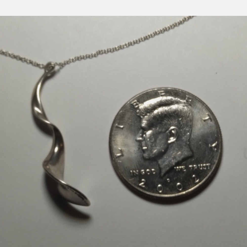 TIFFANY AND CO FRANK GEHRY STERLING SILVER SWIRL PENDANT 16" NECKLACE - Picture 2 of 3